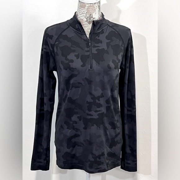 🛍️ALL IN MOTION Black and gray camouflage long sleeve 1/4 zip pullover size XL. - Picture 1 of 11